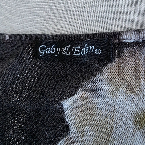 Gaby & Eden Floral V-Neck Cinch Waist Sweater Size Medium - Picture 3 of 4